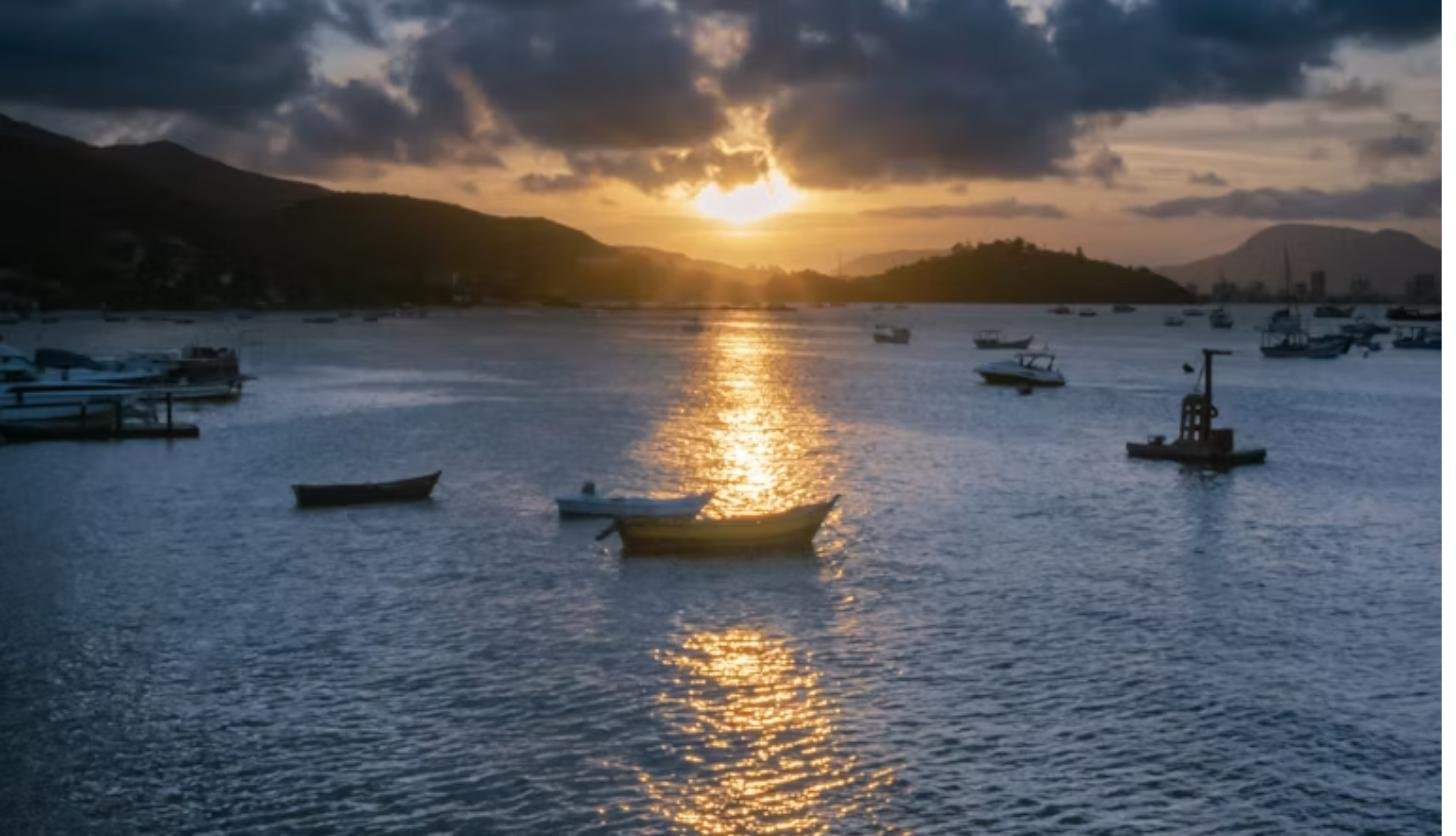 Pôr do sol na Marina de Bombinhas, SC