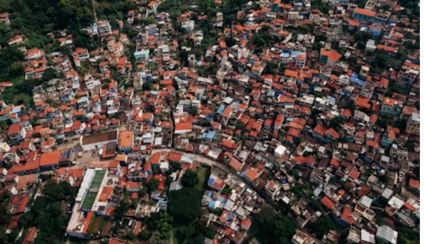 Vista aérea de bairro residencial em Penha, SC